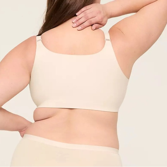 Cacique Totally Smooth Front Close Bra - Picture 2 of 8